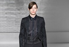 &bdquo;Givenchy&ldquo; 2019 m. pavasario ir vasaros kolekcijos modelis