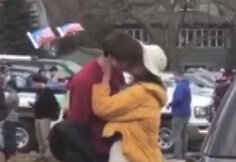 Malia Obama su draugu