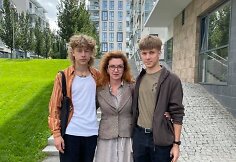 Asta Sta&scaron;aitytė su sūnumis Emiliu ir Danieliumi / Asmeninio albumo nuotr.