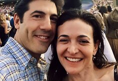 Sheryl Sandberg ir Tomas Bernthalas