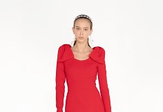 &bdquo;Giambattista Valli&ldquo; 2021&ndash;2022 m. rudens ir žiemos kolekcijos modelis