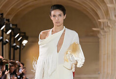 Victorios Beckham 2023 m. pavasario/vasaros kolekcija &bdquo;Ready to wear&ldquo; 