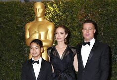 Angelina Jolie, Bradas Pittas ir jų sūnus Maddoxas