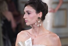 &bdquo;Giorgio Armani Prive&ldquo; kolekcijos modelis