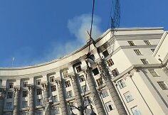 Kyjive degė Ministrų Kabineto pastatas