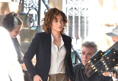 Jennifer Lopez serialo „Shades of Blue“ filmavimo aikštelėje