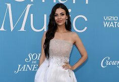 Mėlynasis &bdquo;Billboard Women In Music&ldquo; apdovanojimų kilimas