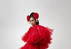 &bdquo;Giambattista Valli&ldquo; 2021 m. pavasario ir vasaros auk&scaron;tosios mados kolekcijos modelis