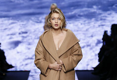 &bdquo;Max Mara&ldquo; paltaa