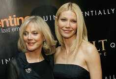 Aktorė Gwyneth Paltrow su mama Blythe Danner