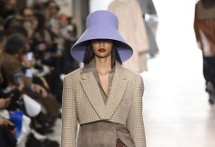 &bdquo;Nina Ricci&ldquo;  2020&ndash;2021 m. rudens ir žiemos kolekcijos modelis