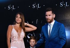Lionelis Messi su žmona Antonella Roccuzzo ir sūnumi Thiago