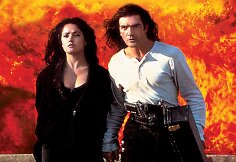 Salma Hayek ir Antonio Banderasas filme &bdquo;Desperado&ldquo;