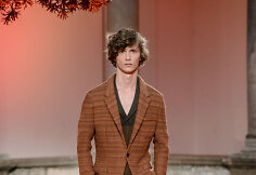 &bdquo;Ermenegildo Zegna&ldquo; 2018 m. pavasario-vasaros kolekcijos modelis 