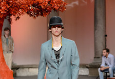 &bdquo;Ermenegildo Zegna&ldquo; 2018 m. pavasario-vasaros kolekcijos modelis 