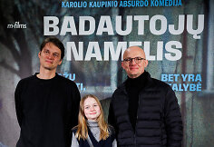 Karolio Kaupinio absurdo komedijos &bdquo;Badautojų namelis&ldquo; premjera