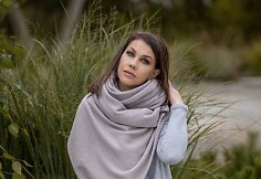 Ramunė Juzikienė pasipuo&scaron;usi savo megztu &scaron;aliu