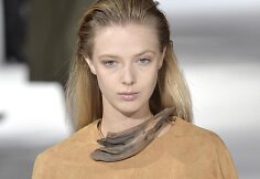 &bdquo;Stella McCartney&ldquo; 2016 m. rudens-žiemos kolekcijos modelis