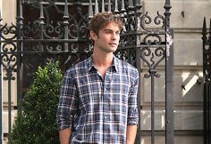 Chace'as Crawfordas &bdquo;Gossip Girl&ldquo; filmavimo aik&scaron;telėje (2011 m.)