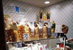 UAB „Lašų duona“ atsidariusiame „Benedikto turguje“