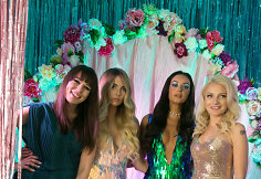 „Mad Beauty Squad“ gimtadienio šventės akimirka