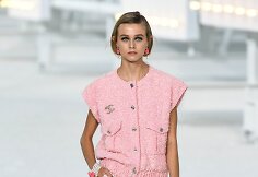 &bdquo;Chanel&ldquo; 2021 m. pavasario ir vasaros kolekcijos modelis