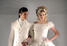 Baptiste'as Giabiconi ir Lara Stone vilki &bdquo;Chanel&ldquo; 2009&ndash;2010 m. rudens-žiemos kolekcijos vestuvinius drabužius