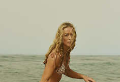 Kolekcijos &bdquo;Love Stories Swimclub X H&M&ldquo; modeliai