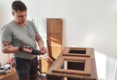 I&scaron; senos sekcijos gaminamas vaikų žaidimo namelis