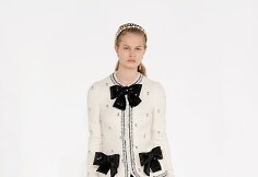 &bdquo;Giambattista Valli&ldquo; 2021&ndash;2022 m. rudens ir žiemos kolekcijos modelis