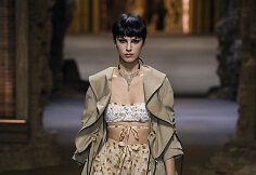&bdquo;Dior&ldquo; 2023 m. pavasario ir vasaros kolekcijos modelis