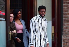 Simone Ledward Boseman ir Chadwickas Bosemanas