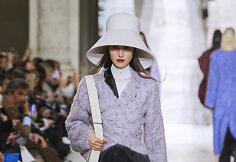 &bdquo;Nina Ricci&ldquo;  2020&ndash;2021 m. rudens ir žiemos kolekcijos modelis