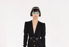 &bdquo;Giambattista Valli&ldquo; 2021&ndash;2022 m. rudens ir žiemos kolekcijos modelis