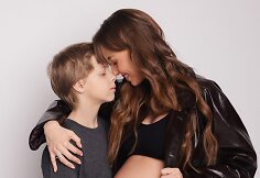Vaida Poderytė-Bernatavičė su sūnumi Atu