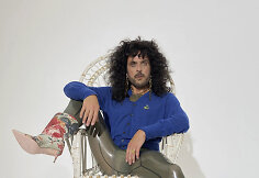 &bdquo;Vivienne Westwood&ldquo; 2021 m. pavasario ir vasaros kolekcijos modelis