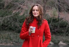 Leighton Meester &bdquo;Gossip Girl&ldquo; filmavimo aik&scaron;telėje (2009 m.)