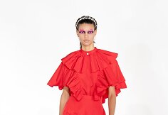 &bdquo;Giambattista Valli&ldquo; 2021&ndash;2022 m. rudens ir žiemos kolekcijos modelis