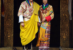 Butano karalius Jigme Khesaras Namgyelas Wangchuckas ir jo nuotaka Jetsun Pema (2011 m.)