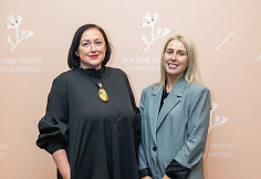„Auksinė teatro rūtos šakelė“ įteikta penkiems teatro profesionalams.