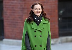 Leighton Meester &bdquo;Gossip Girl&ldquo; filmavimo aik&scaron;telėje (2010 m.)