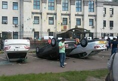 Išvartyti automobiliai