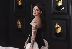 Julia Michaels