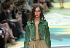 Burberry Prorsum 2015 m. pavasario-vasaros kolekcijos modelis