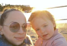 Ineta Puzaraitė-Žvagulienė su dukra Barbora