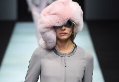 &bdquo;Giorgio Armani&ldquo; kolekcijos modelis