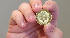 Rugpjūčio 1 d. bitcoin satoshi bitcoin konverteris