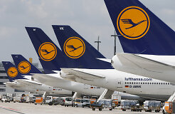 Пилоты Lufthansa сорвали 3800 рейсов