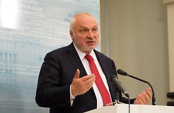 Член партии &laquo;Порядок и справедливость&raquo; Валентинас Мазуронис требует остановить общественные покупки Министерства по защите окружающей среды
