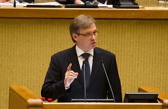 Правозащитница: заявление подписанта Зигмама Вайшвилы о премиальных, полученных Д.Грибаускайте в Высшей партийной школе в 1990 году, не должно было никого удивить